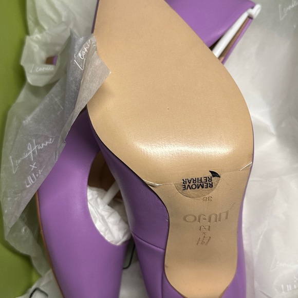 Brand new with a box!
LIU JO x Leonie Hanne pointed-toe pumps - Picture 4 of 5